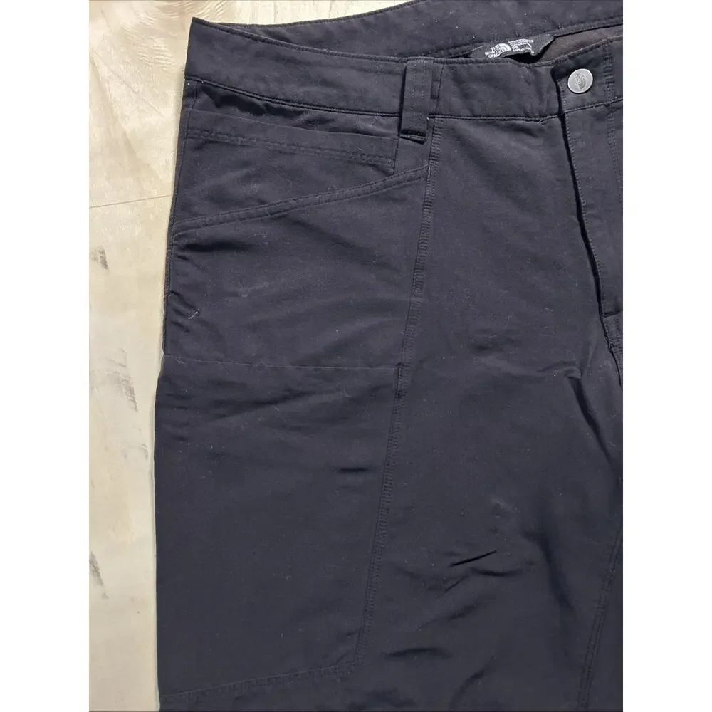The North Face Men’s Shorts size 36 Black Hiking Outdoor Lightweight Cargo